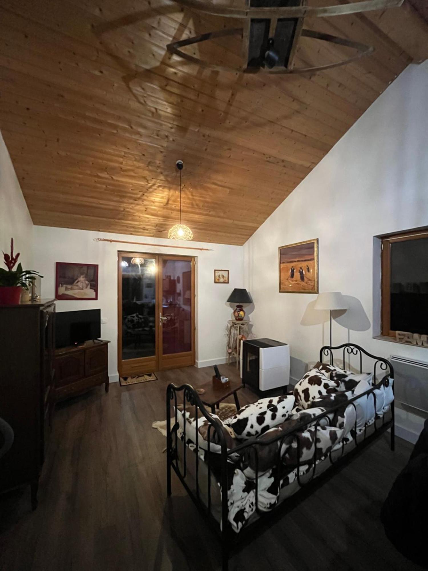 Chez Mamie Villa LʼIsle-Jourdain Buitenkant foto