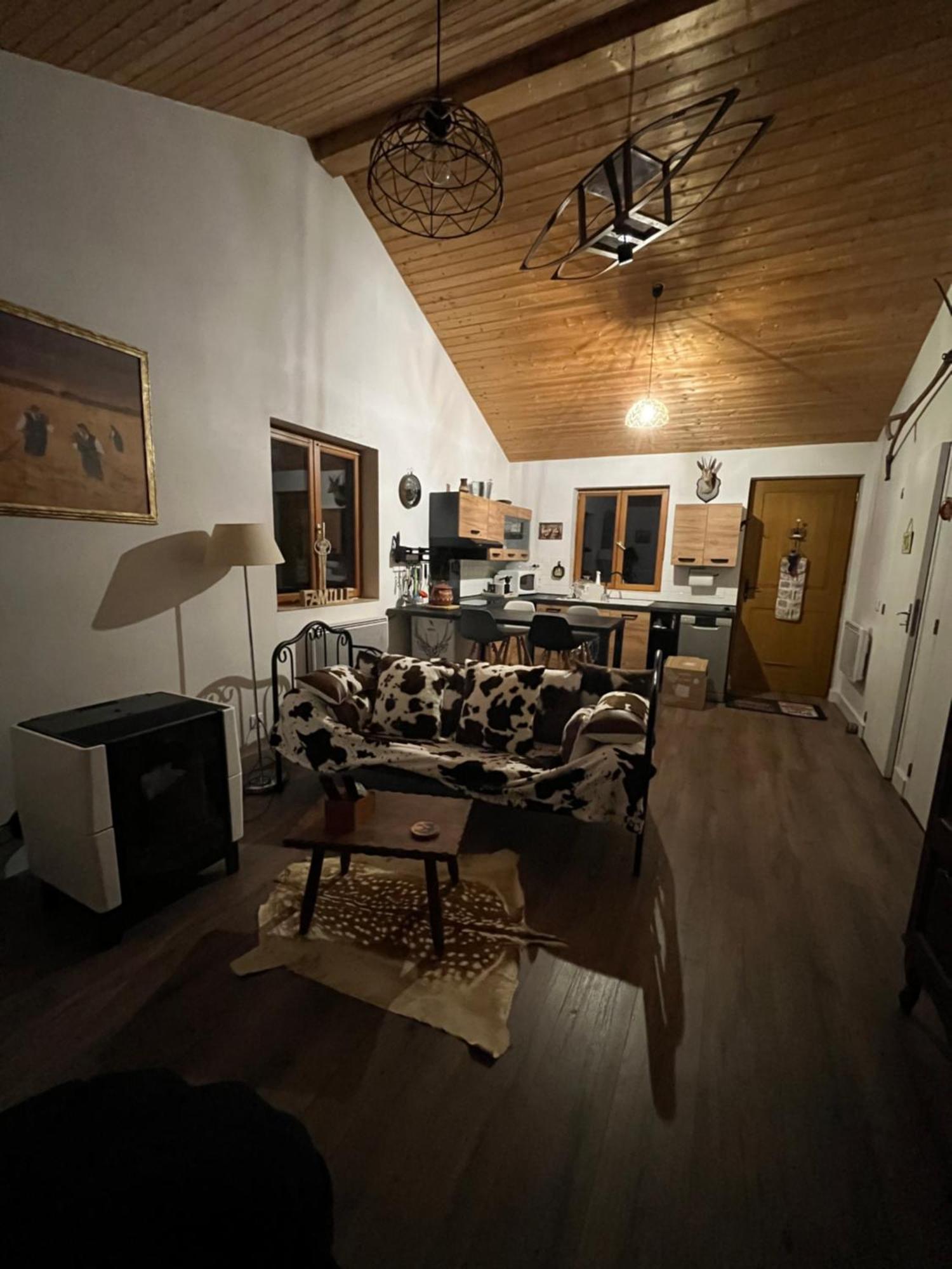 Chez Mamie Villa LʼIsle-Jourdain Buitenkant foto