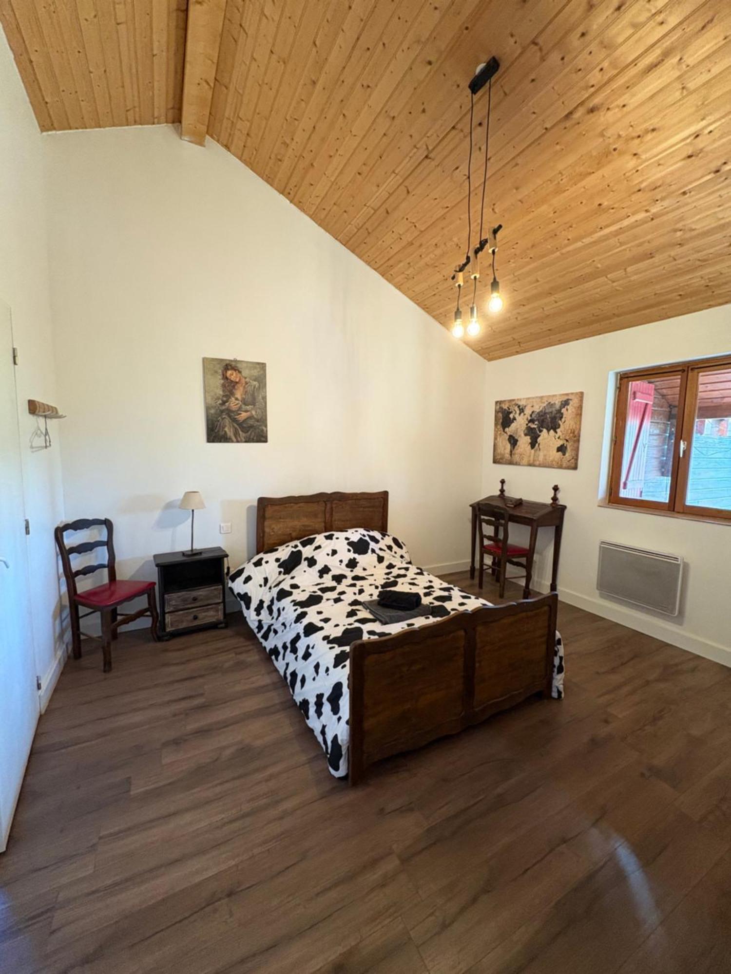 Chez Mamie Villa LʼIsle-Jourdain Buitenkant foto